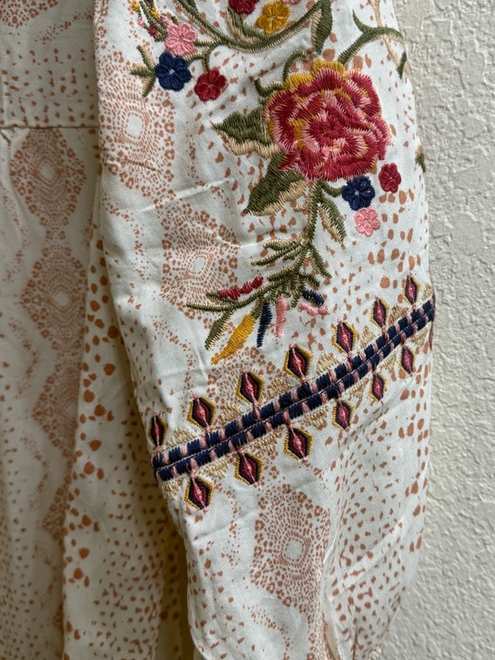 Savanna Jane Cream Embroidered Floral Boho Tunic - Picture 8 of 11